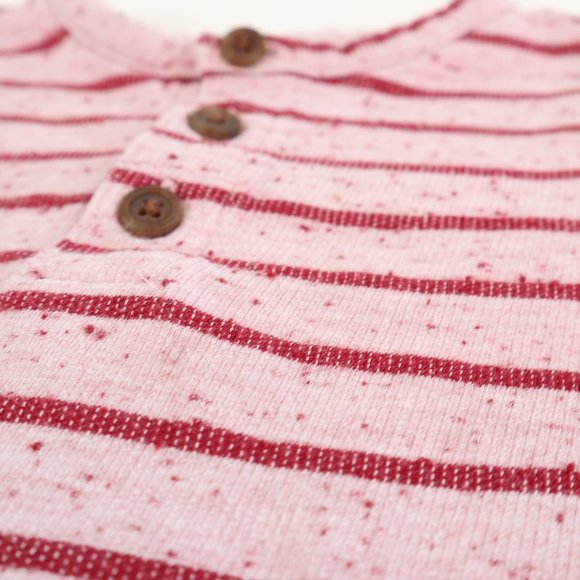 OLD NAVY tee, boy's size 2T - Picture 2 of 4